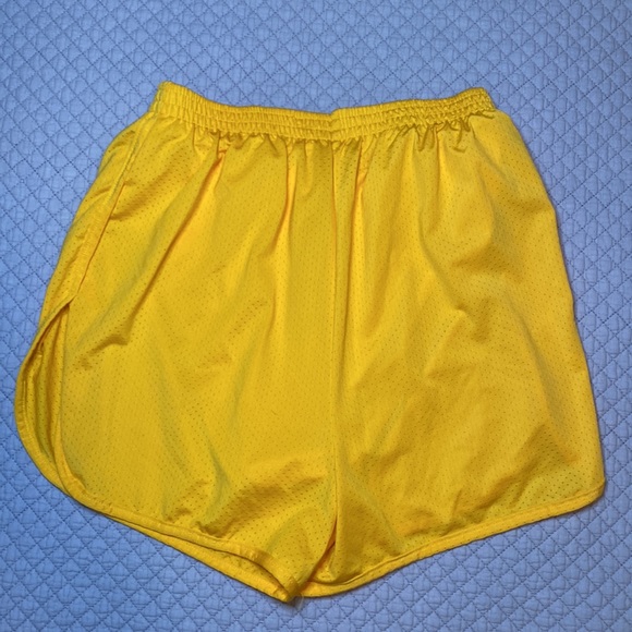 Kids’ Augusta Sportswear Youth Large Mesh Gold Soccer/Running Shorts (NEW) - Picture 5 of 5